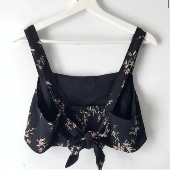 American Eagle Floral Crop Top - Picture 2 of 3